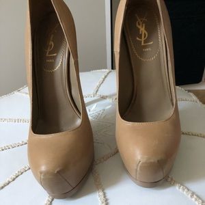 YSL Heels beige scuffs in front of both shoes